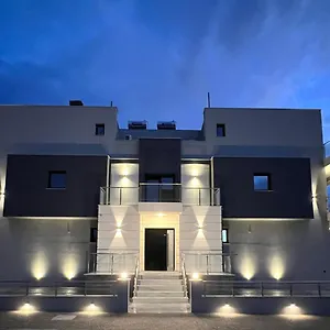 Apartament Christina, Flogita